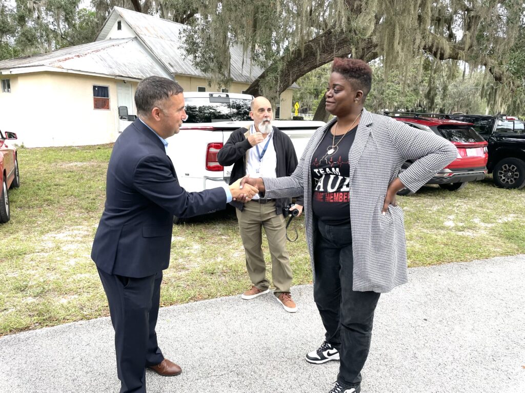 Picture of Jennifer and Congressman Darren Soto